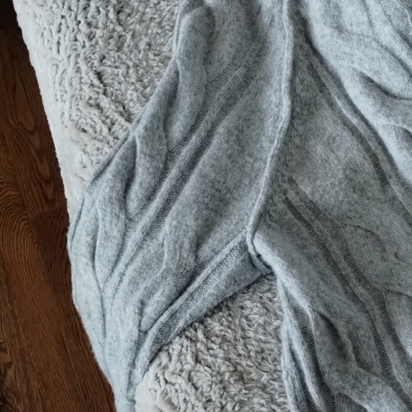 Aerie Gray Cable Knit Sweater - Picture 11 of 15